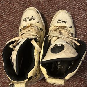 Reebok Women's Cream and Black Sneakers